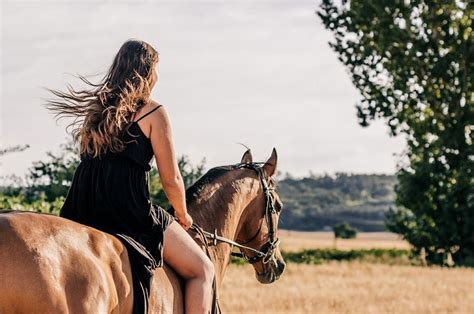 geil reiten|Als ich Linda mit ihrem Pferd erwischte – Teil 1 – readbeast